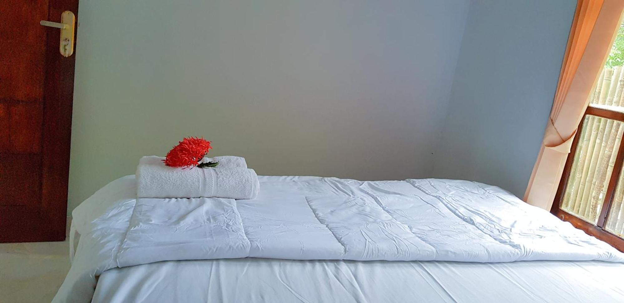 Putri Nyale Bungalow Kuta  Buitenkant foto